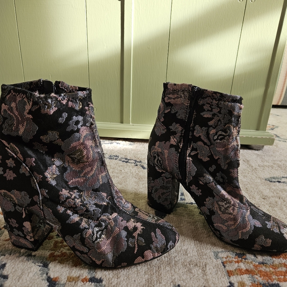 Kenneth Cole Reaction Floral Ankle Boots